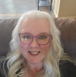 Meet your Posher, Johnette